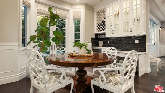 361 N Bowling Green Way, Los Angeles, CA 90049