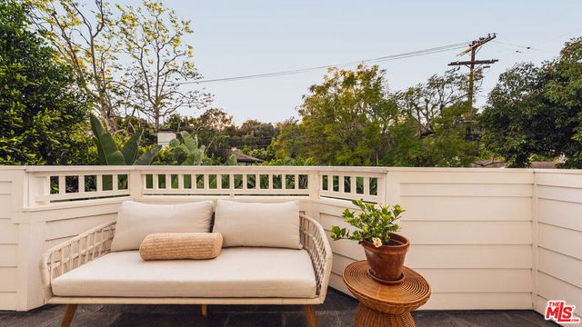 361 N Bowling Green Way, Los Angeles, CA 90049