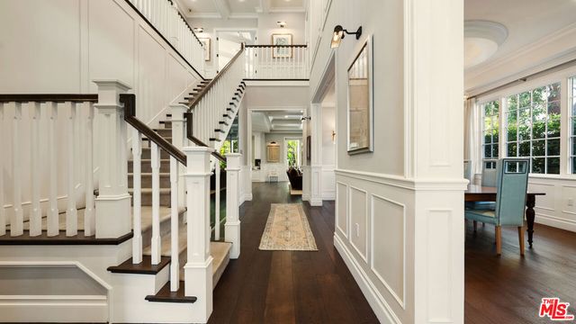 361 N Bowling Green Way, Los Angeles, CA 90049