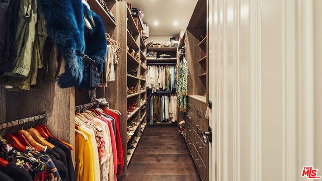 361 N Bowling Green Way, Los Angeles, CA 90049