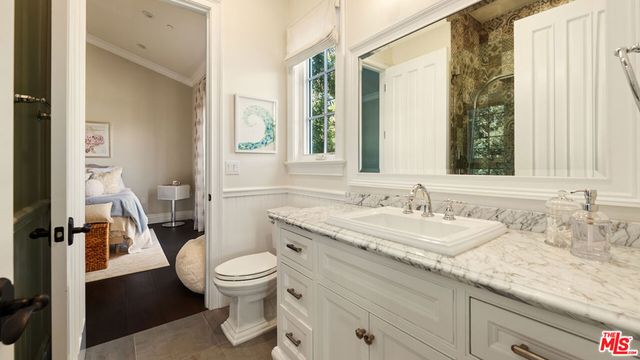 361 N Bowling Green Way, Los Angeles, CA 90049