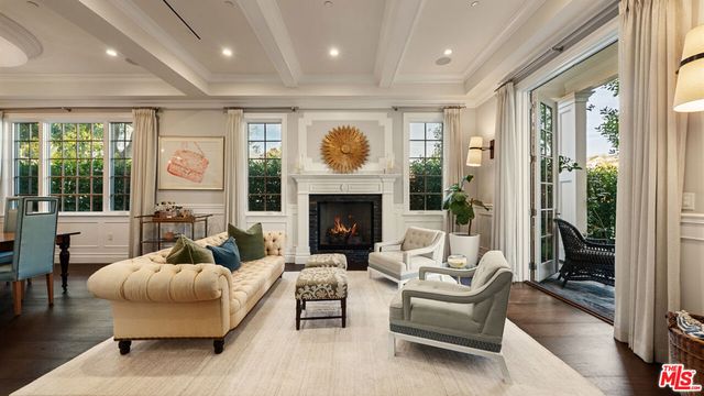 361 N Bowling Green Way, Los Angeles, CA 90049