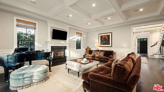 361 N Bowling Green Way, Los Angeles, CA 90049