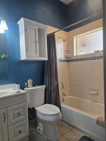 808 Shady Brook Lane, Red Oak, TX 75154