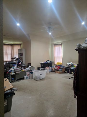 808 Shady Brook Lane, Red Oak, TX 75154