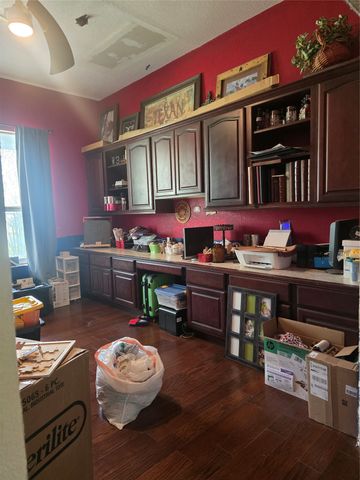 808 Shady Brook Lane, Red Oak, TX 75154