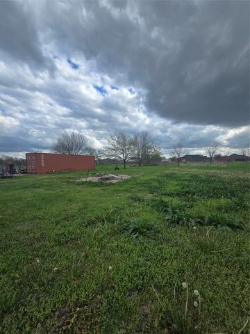 808 Shady Brook Lane, Red Oak, TX 75154