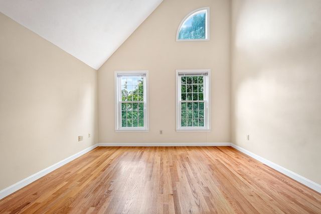 35 Mitchell Grant Way 35, Bedford, MA 01730