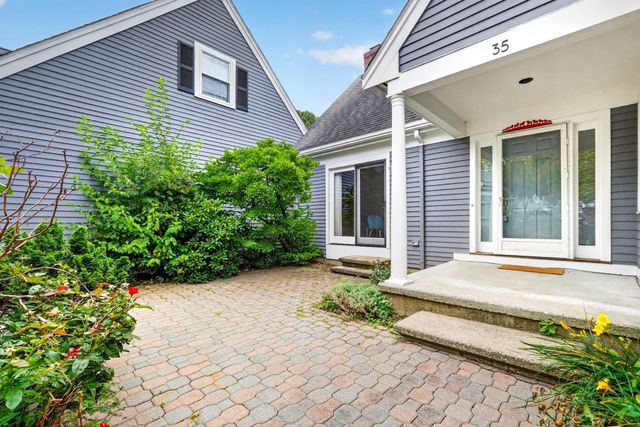 35 Mitchell Grant Way 35, Bedford, MA 01730