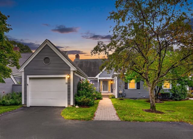 35 Mitchell Grant Way 35, Bedford, MA 01730
