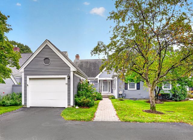 35 Mitchell Grant Way 35, Bedford, MA 01730