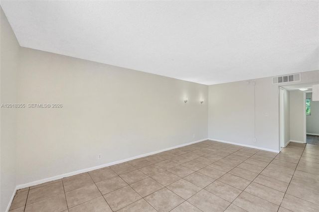 3200 Coral Springs Dr 106, Coral Springs, FL 33065