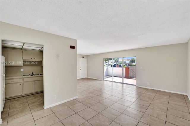 3200 Coral Springs Dr 106, Coral Springs, FL 33065