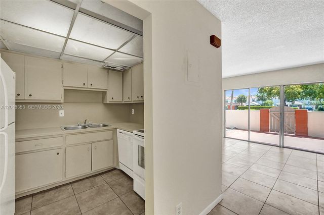 3200 Coral Springs Dr 106, Coral Springs, FL 33065