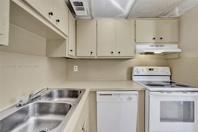 3200 Coral Springs Dr 106, Coral Springs, FL 33065