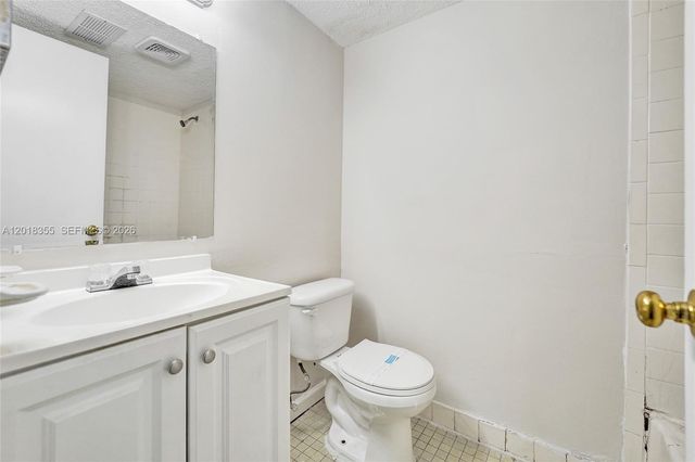 3200 Coral Springs Dr 106, Coral Springs, FL 33065