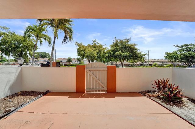 3200 Coral Springs Dr 106, Coral Springs, FL 33065