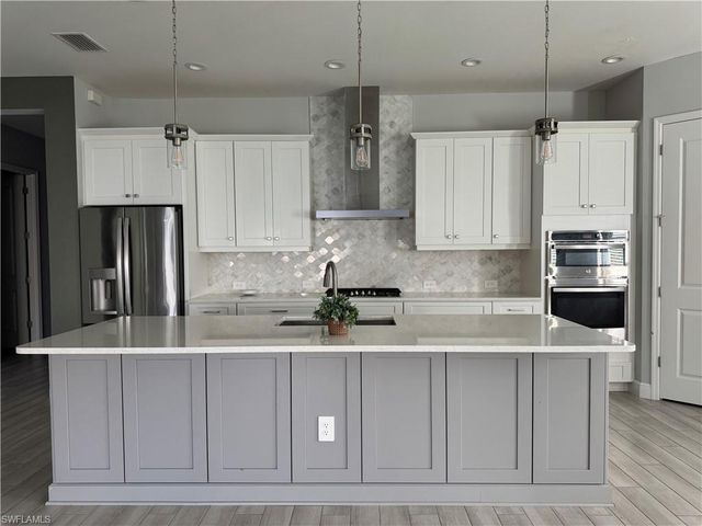 3995 Pegasus WAY, Naples, FL 34120