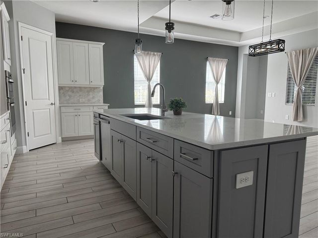 3995 Pegasus WAY, Naples, FL 34120