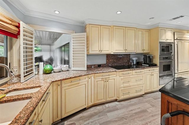 2300 KENT DRIVE, Largo, FL 33774