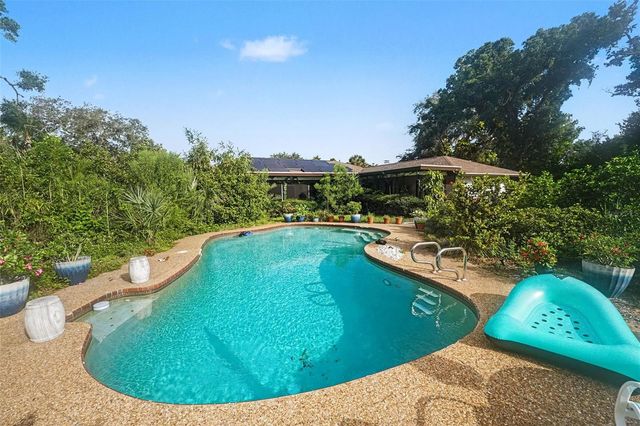 2300 KENT DRIVE, Largo, FL 33774