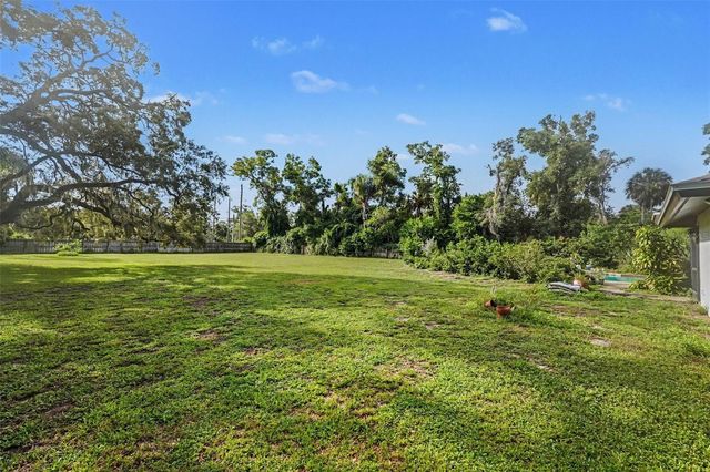 2300 KENT DRIVE, Largo, FL 33774