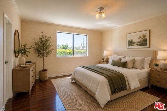 18445 Hatteras Street 504, Los Angeles, CA 91356