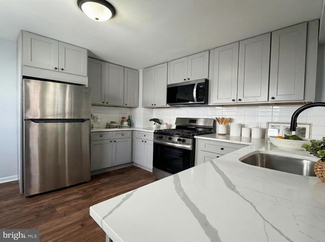 230 SPRING ST, Bordentown, NJ 08505