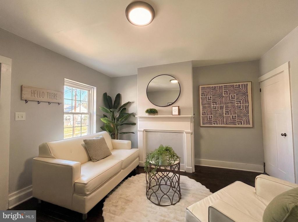 230 SPRING ST, Bordentown, NJ 08505
