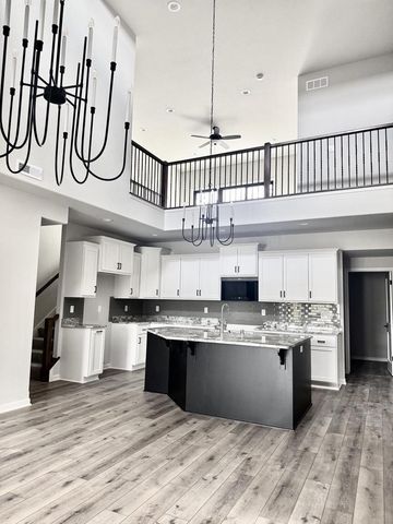 3537 Hawthorn Hill DRIVE, Waukesha, WI 53188