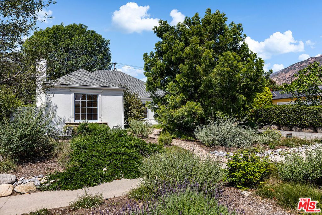 2091 Roosevelt Avenue, Altadena, CA 91001