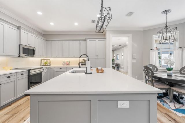 838 Carolina Cir, Vero Beach, FL 32962