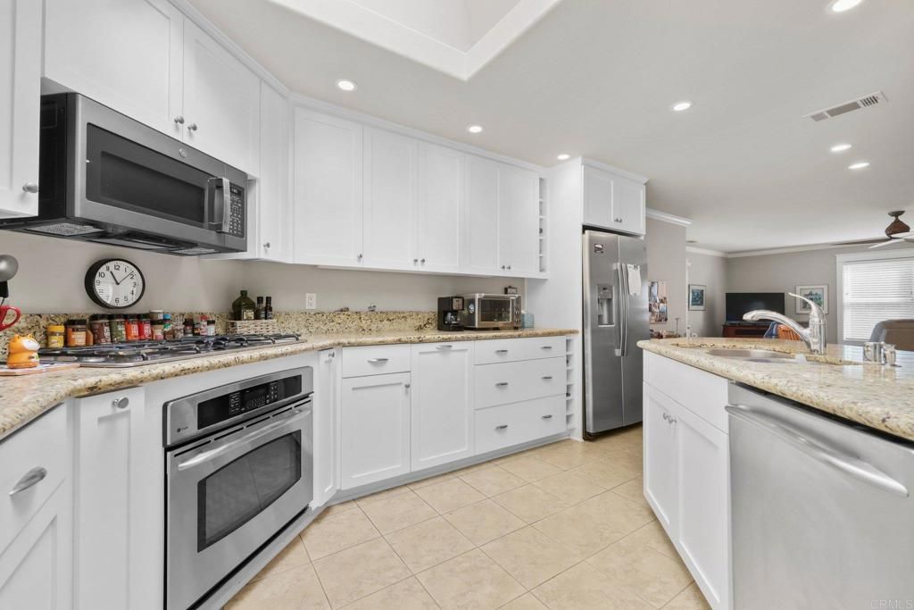 Image 8 of property listing at 3625 Filly Lane, Bonita, CA 91902