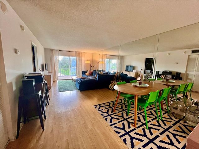 1200 37TH STREET N 302, St Petersburg, FL 33713