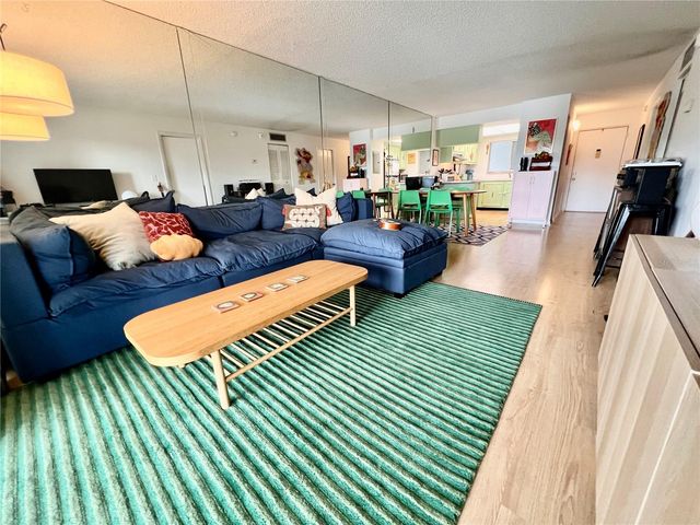 1200 37TH STREET N 302, St Petersburg, FL 33713