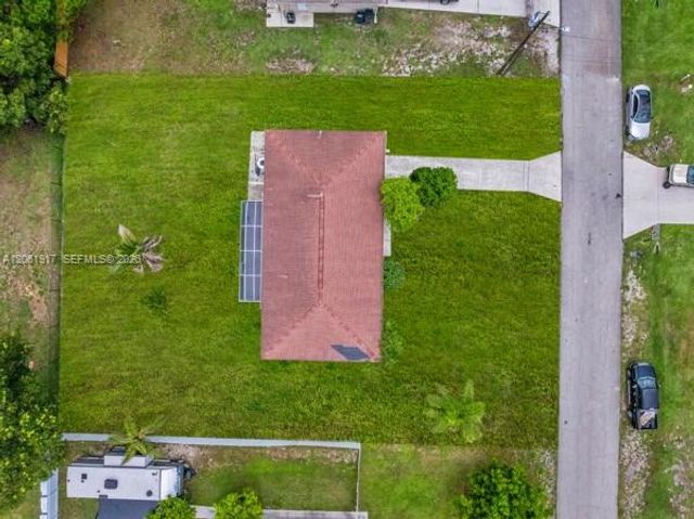 909 SALLY AVE NE, Lehigh Acres, FL 33971