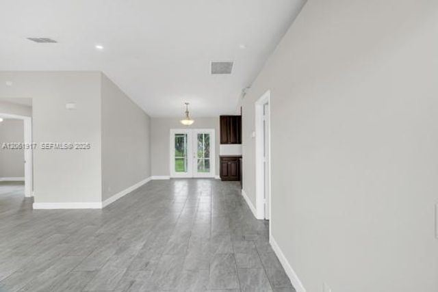 909 SALLY AVE NE, Lehigh Acres, FL 33971