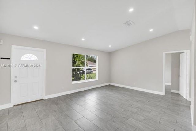 909 SALLY AVE NE, Lehigh Acres, FL 33971