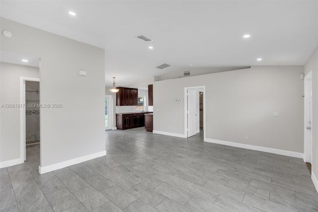 909 SALLY AVE NE, Lehigh Acres, FL 33971