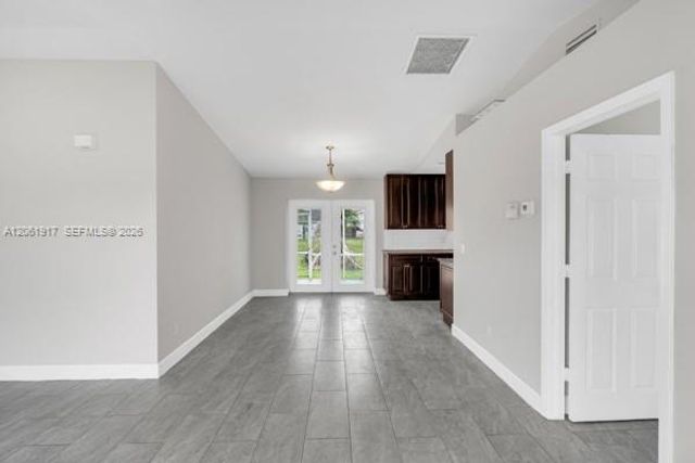 909 SALLY AVE NE, Lehigh Acres, FL 33971