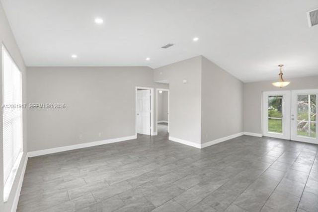 909 SALLY AVE NE, Lehigh Acres, FL 33971