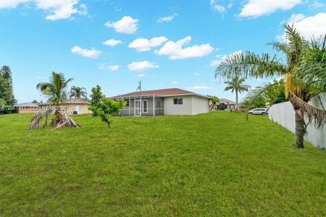 909 SALLY AVE NE, Lehigh Acres, FL 33971