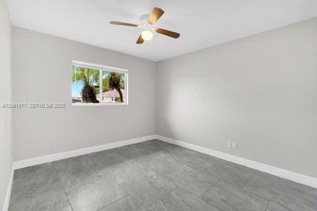 909 SALLY AVE NE, Lehigh Acres, FL 33971