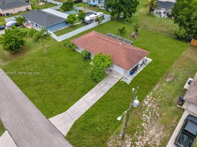 909 SALLY AVE NE, Lehigh Acres, FL 33971
