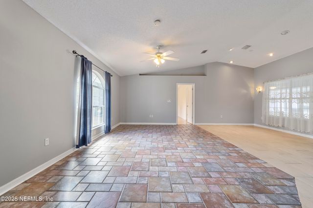 1055 OLD GAINESVILLE Highway, Interlachen, FL 32148