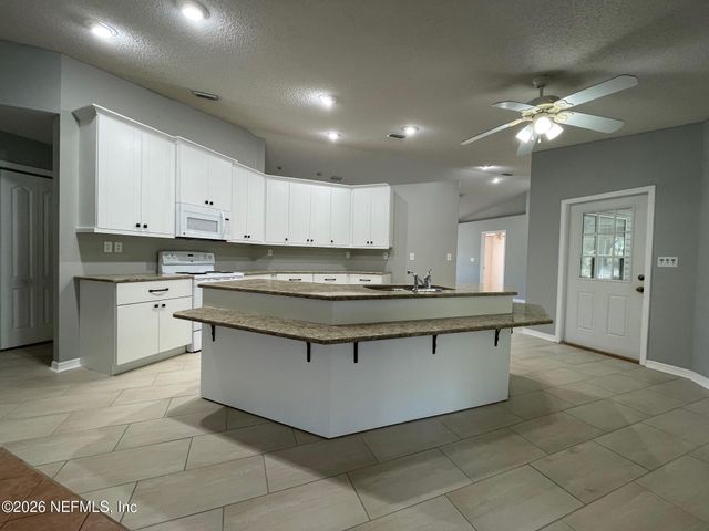 1055 OLD GAINESVILLE Highway, Interlachen, FL 32148