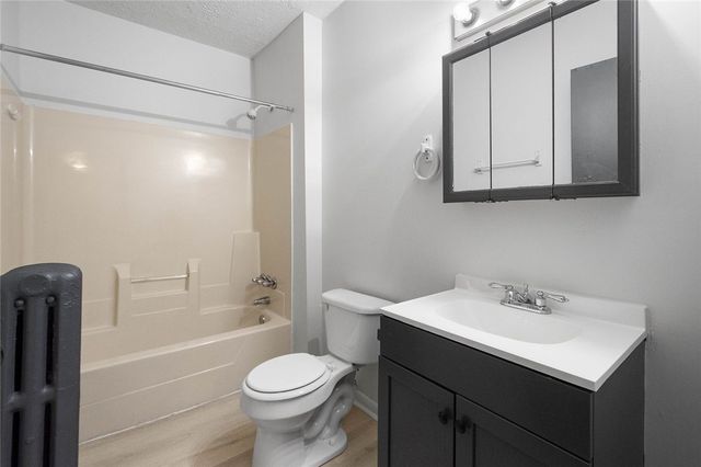 306 Park Rd, Ambridge, PA 15003