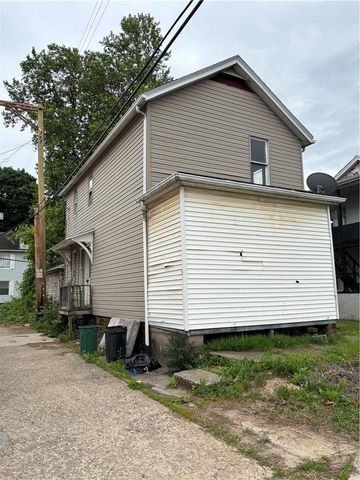 306 Park Rd, Ambridge, PA 15003