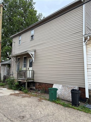 306 Park Rd, Ambridge, PA 15003