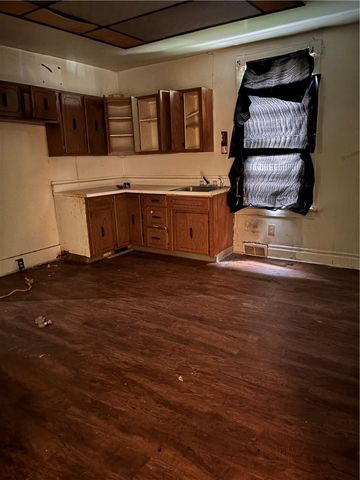 306 Park Rd, Ambridge, PA 15003